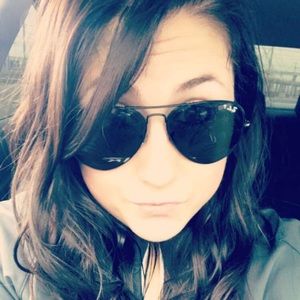 Meet your Posher, Melissa